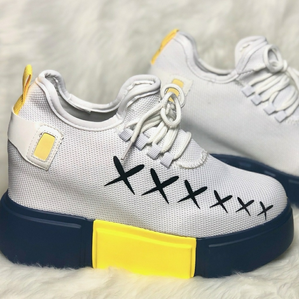 Women sneakers